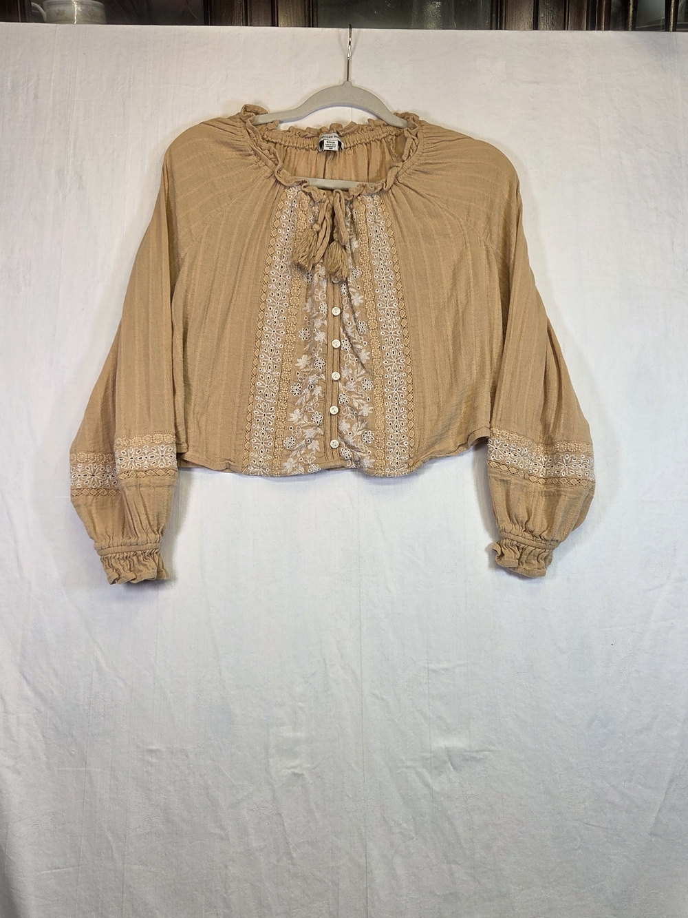 American Eagle Boho Embroidered Peasant Blouse Tan Small. #0320